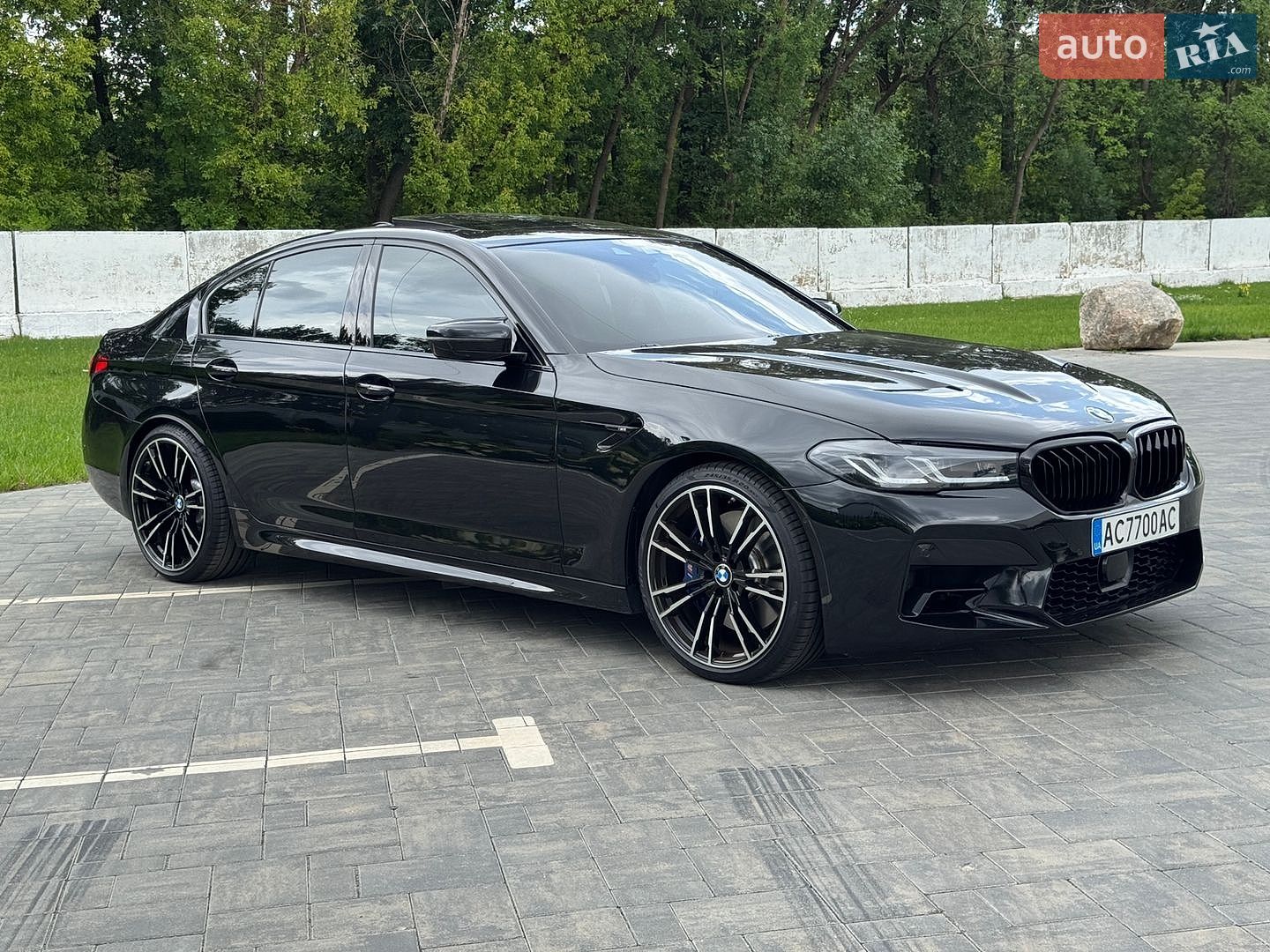 BMW 5 Series 2018 VIN WBAJB9C51JB286812 фото оголошення 2 з 23