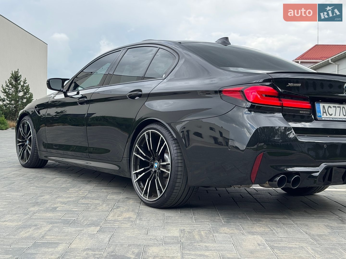 BMW 5 Series 2018 VIN WBAJB9C51JB286812 фото оголошення 5 з 23