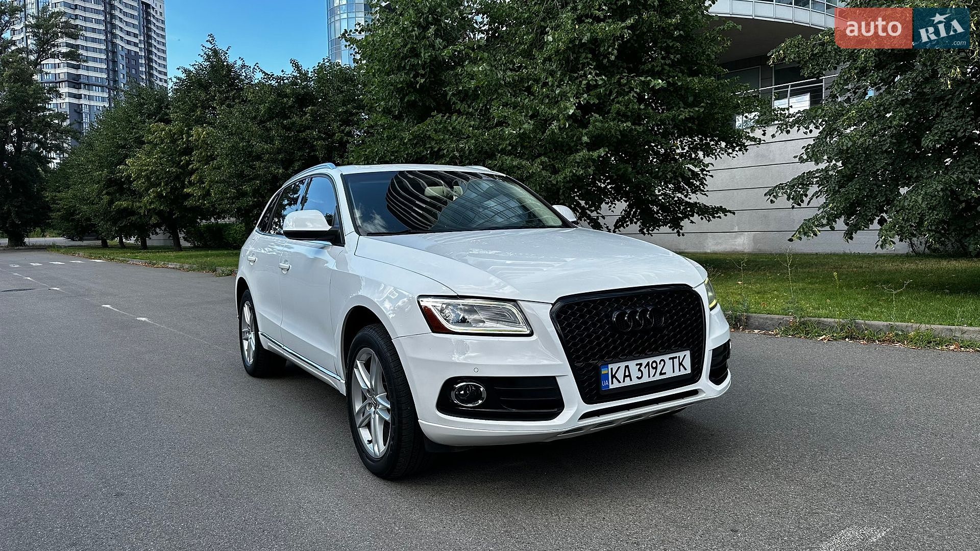 Audi Q5 2014 VIN WA1LFAFP3EA110588 фото оголошення 2 з 35
