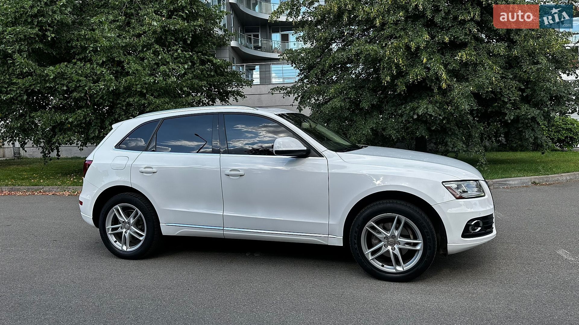 Audi Q5 2014 VIN WA1LFAFP3EA110588 фото оголошення 12 з 35