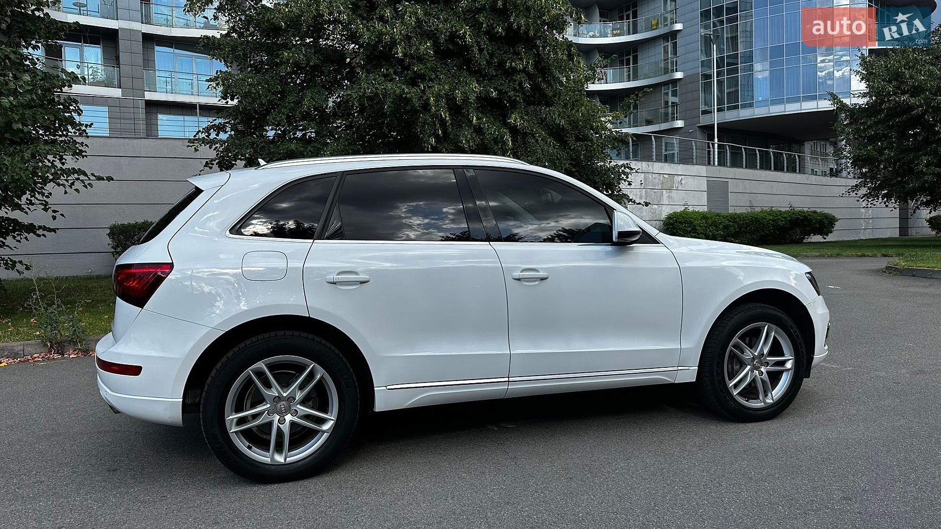 Audi Q5 2014 VIN WA1LFAFP3EA110588 фото оголошення 11 з 35