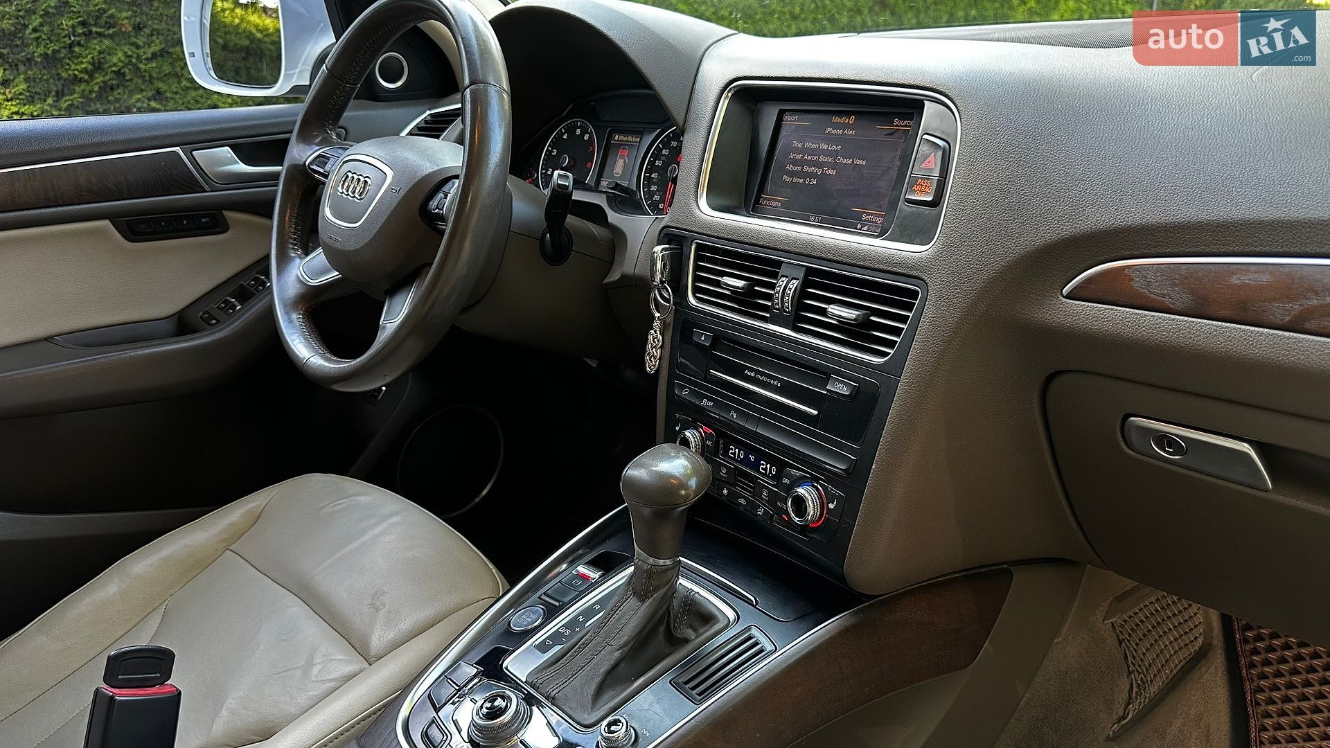 Audi Q5 2014 VIN WA1LFAFP3EA110588 фото оголошення 22 з 35
