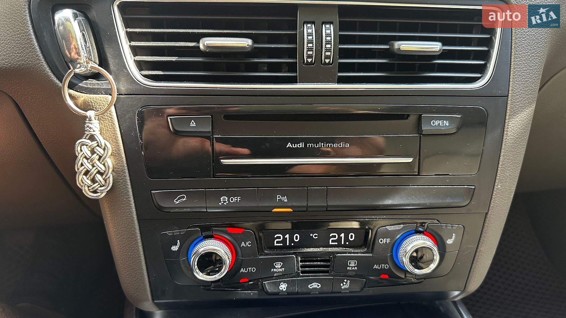 Audi Q5 2014 VIN WA1LFAFP3EA110588 фото оголошення 20 з 35