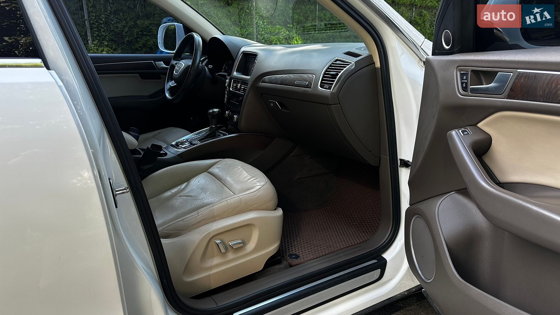 Audi Q5 2014 VIN WA1LFAFP3EA110588 фото оголошення 25 з 35