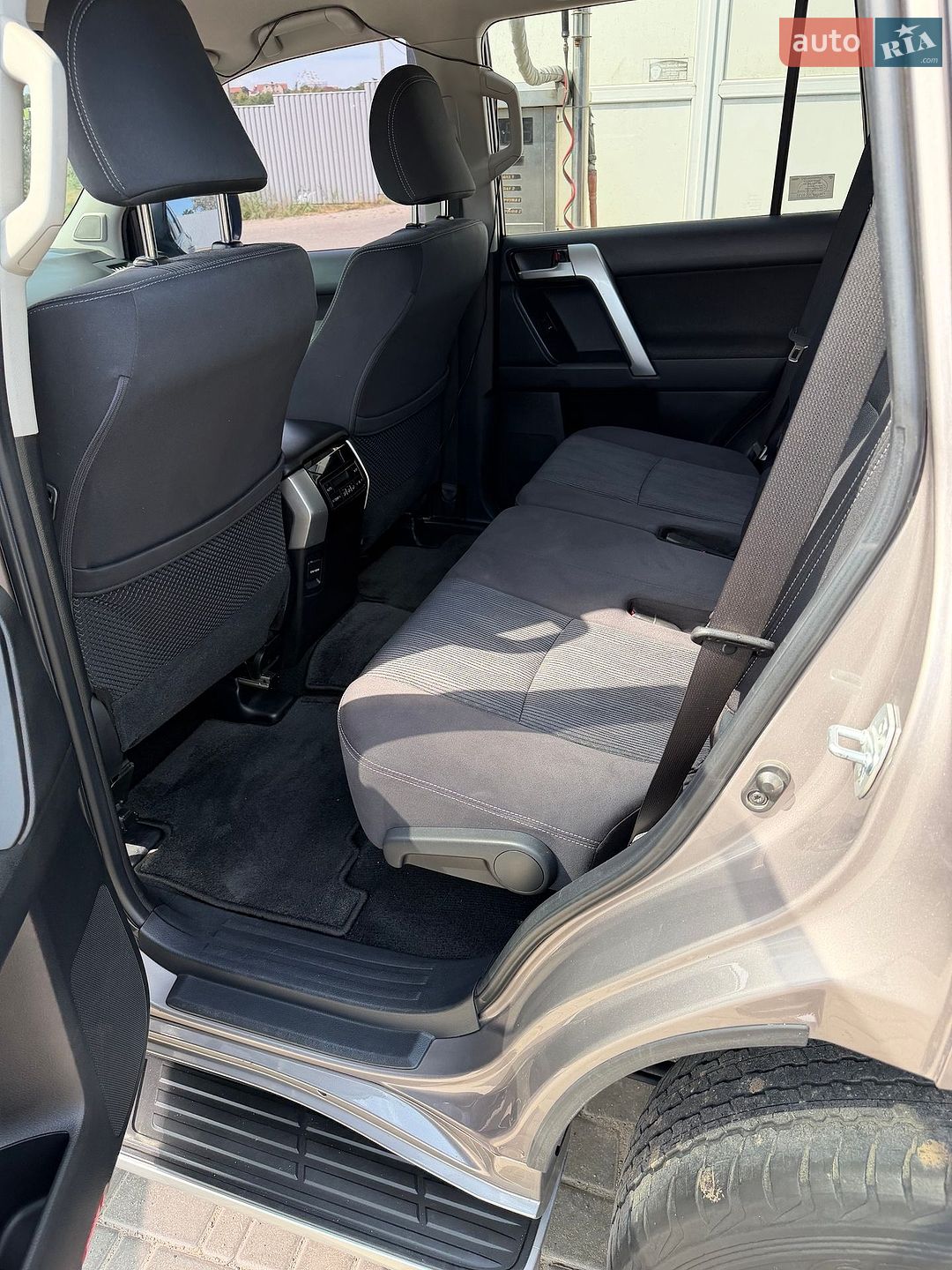 Toyota Land Cruiser Prado 2021 VIN JTEBU3FJ80K202941 фото оголошення 4 з 34