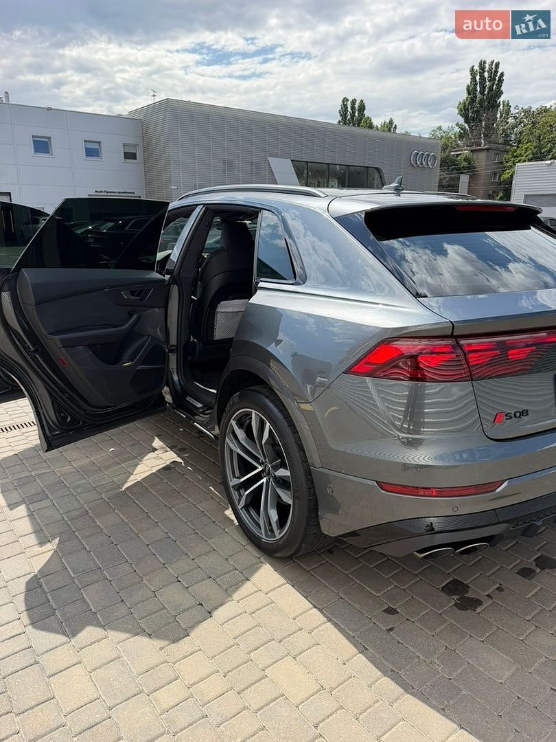 Audi SQ8 2024 VIN WAUZZZF11RD017586 фото оголошення 10 з 13