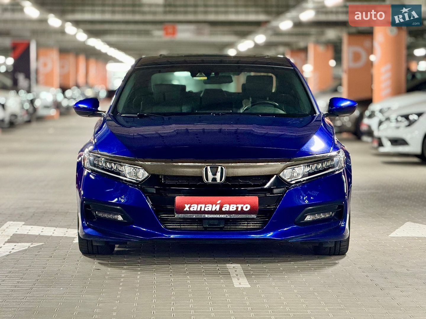 Honda Accord 2018 VIN 1HGCV1F33JA156956 фото оголошення 2 з 19