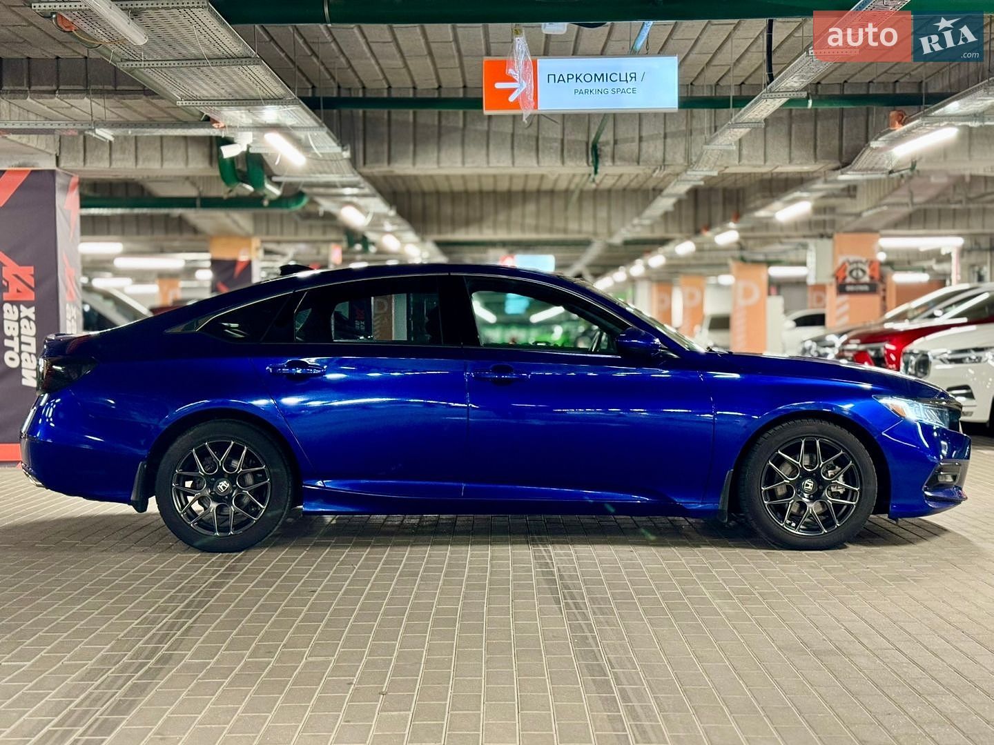Honda Accord 2018 VIN 1HGCV1F33JA156956 фото оголошення 8 з 19