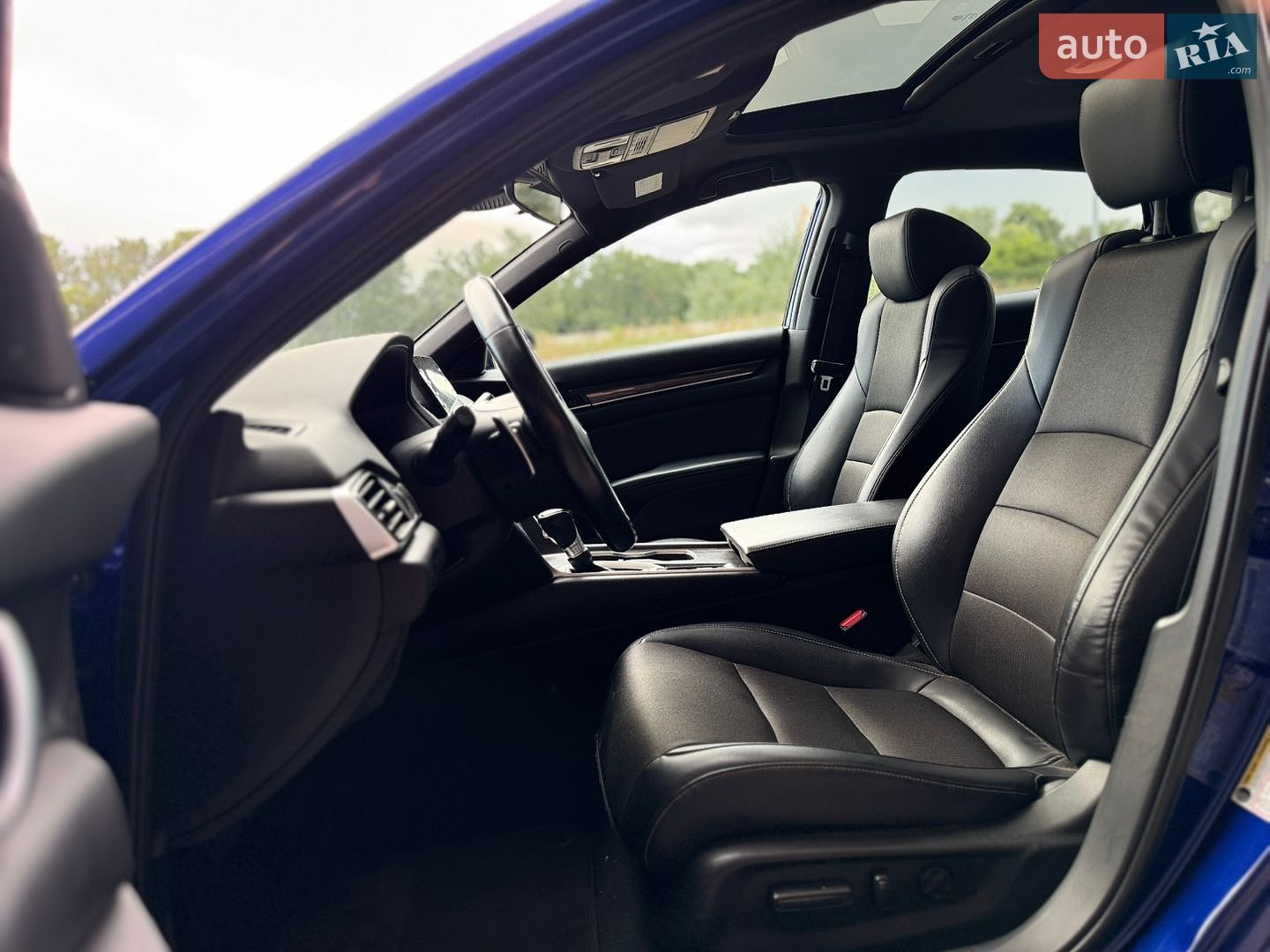 Honda Accord 2018 VIN 1HGCV1F33JA156956 фото оголошення 15 з 19