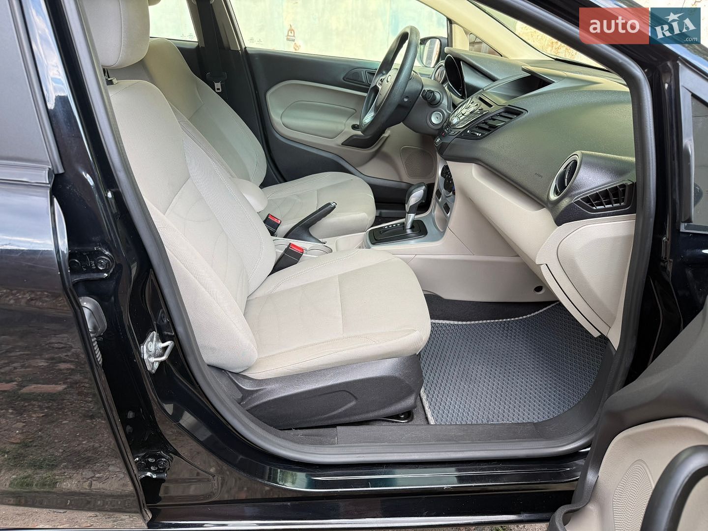 Ford Fiesta 2018 VIN 3FADP4EJ6JM112795 фото оголошення 41 з 50
