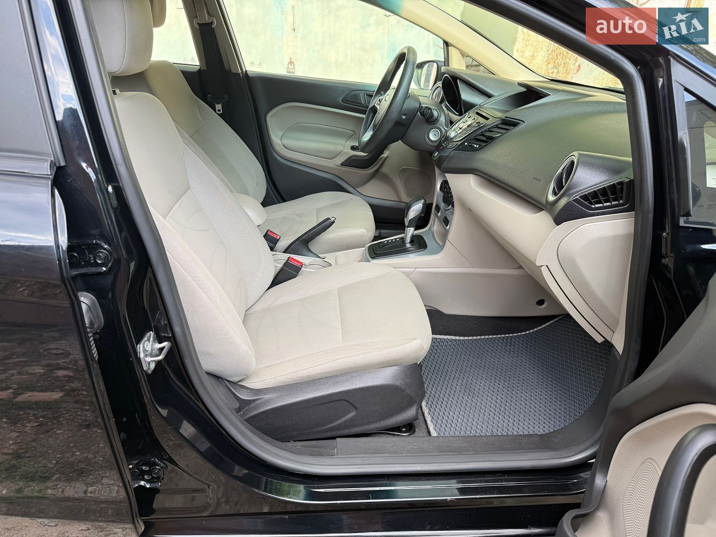 Ford Fiesta 2018 VIN 3FADP4EJ6JM112795 фото оголошення 42 з 50