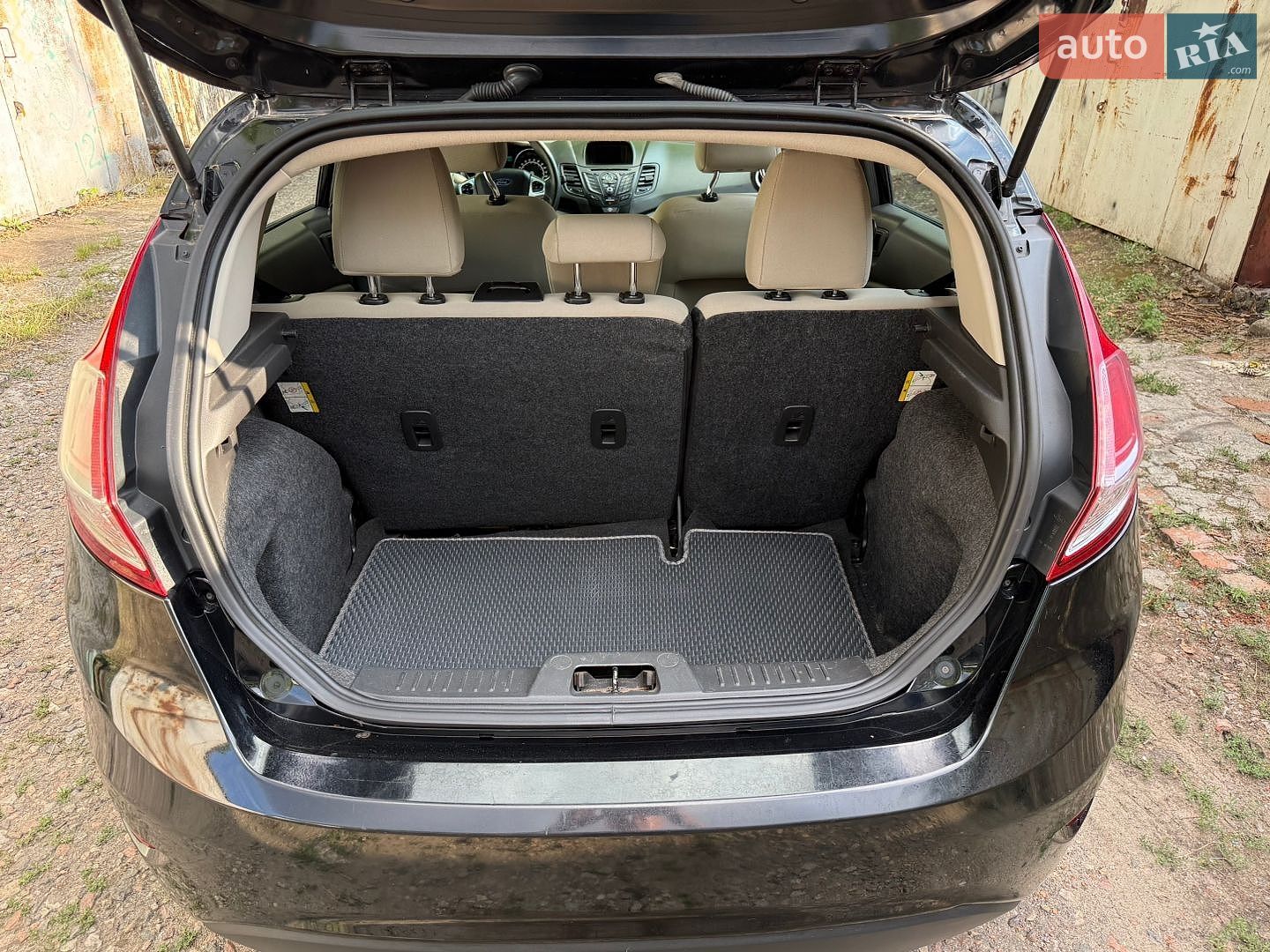 Ford Fiesta 2018 VIN 3FADP4EJ6JM112795 фото оголошення 49 з 50