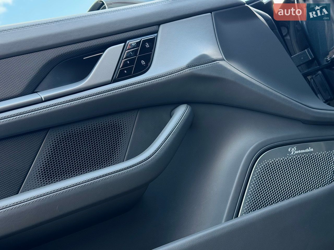 Porsche Taycan 2020 VIN WP0ZZZY1ZMSA56906 фото оголошення 19 з 22