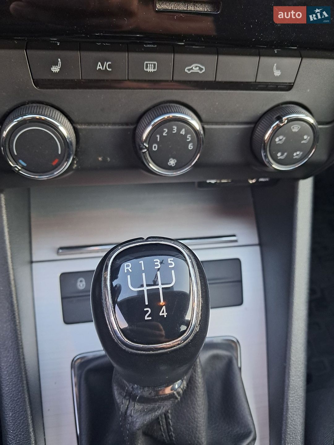 Skoda Octavia 2017 VIN TMBJG7NE3J0106702 фото оголошення 9 з 12