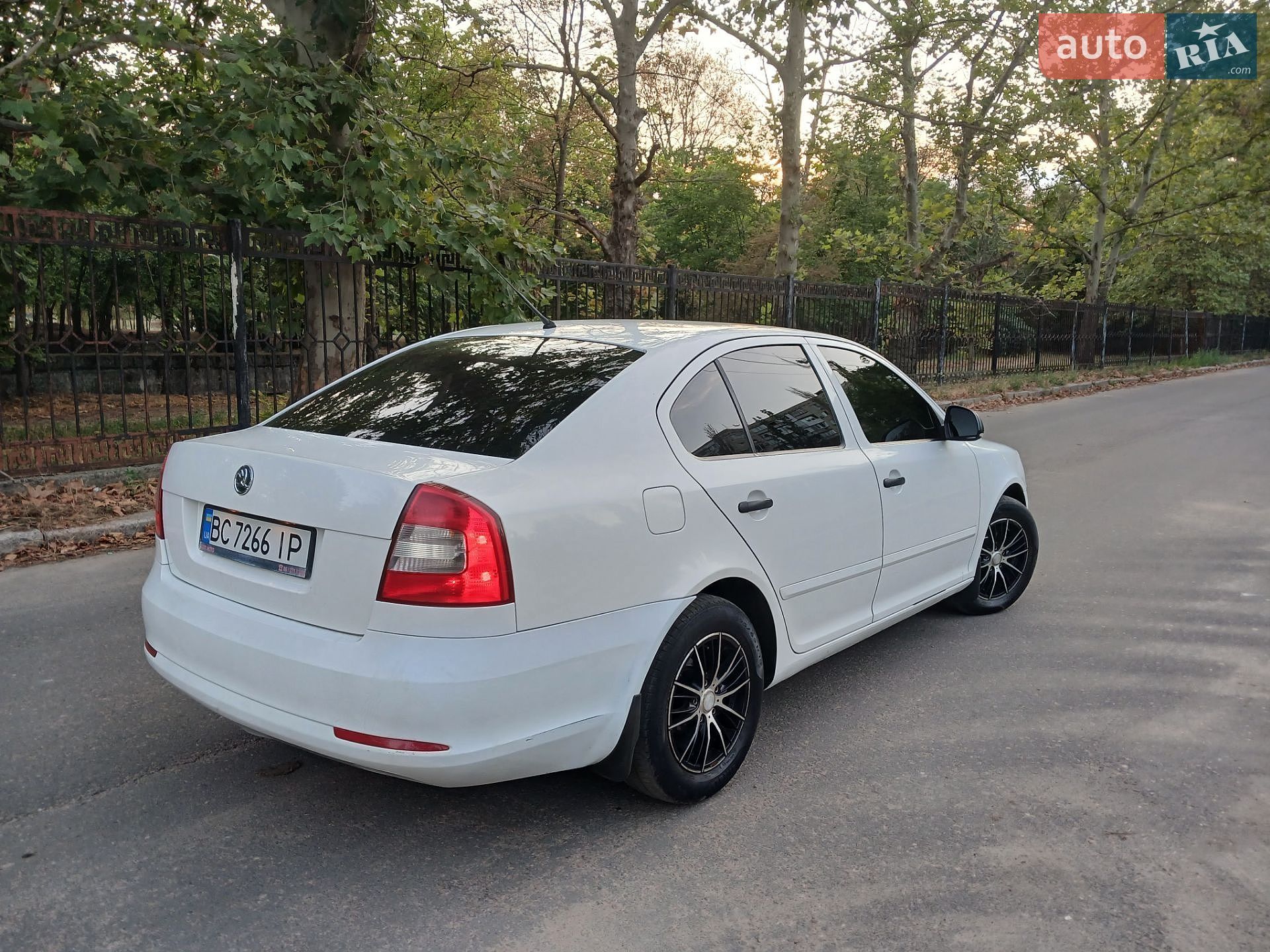 Skoda Octavia 2010 VIN TMBDT21Z1B8010350 фото оголошення 9 з 38
