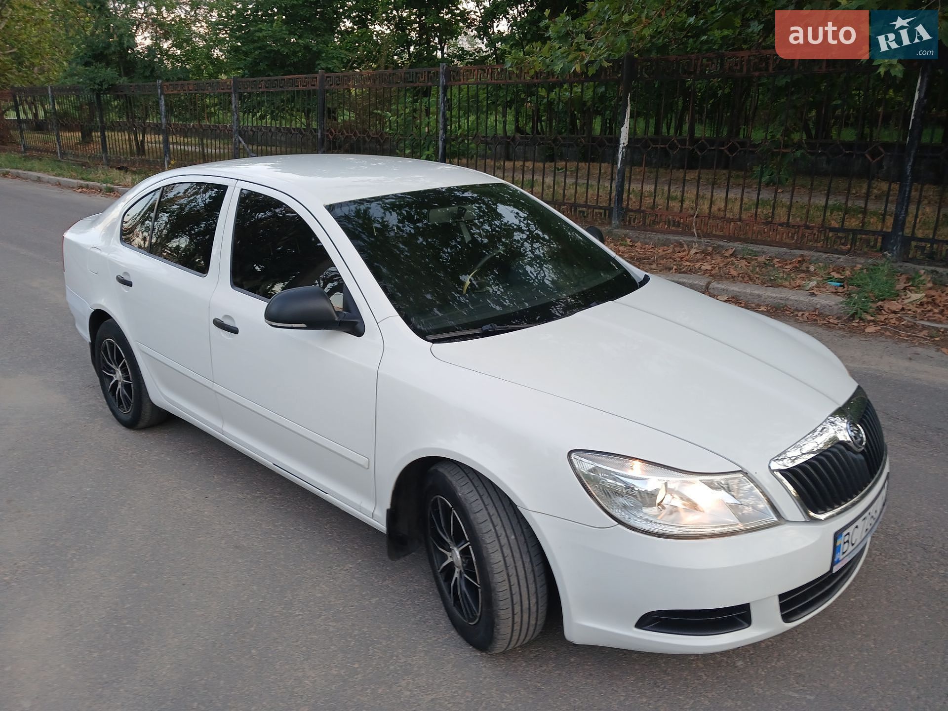 Skoda Octavia 2010 VIN TMBDT21Z1B8010350 фото оголошення 12 з 38