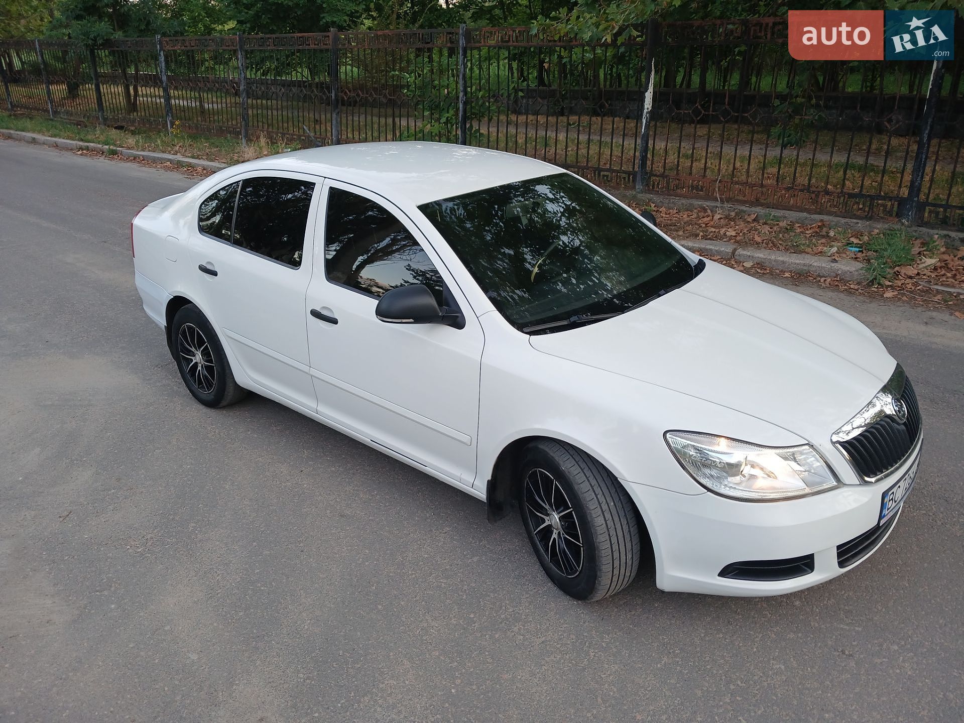 Skoda Octavia 2010 VIN TMBDT21Z1B8010350 фото оголошення 13 з 38