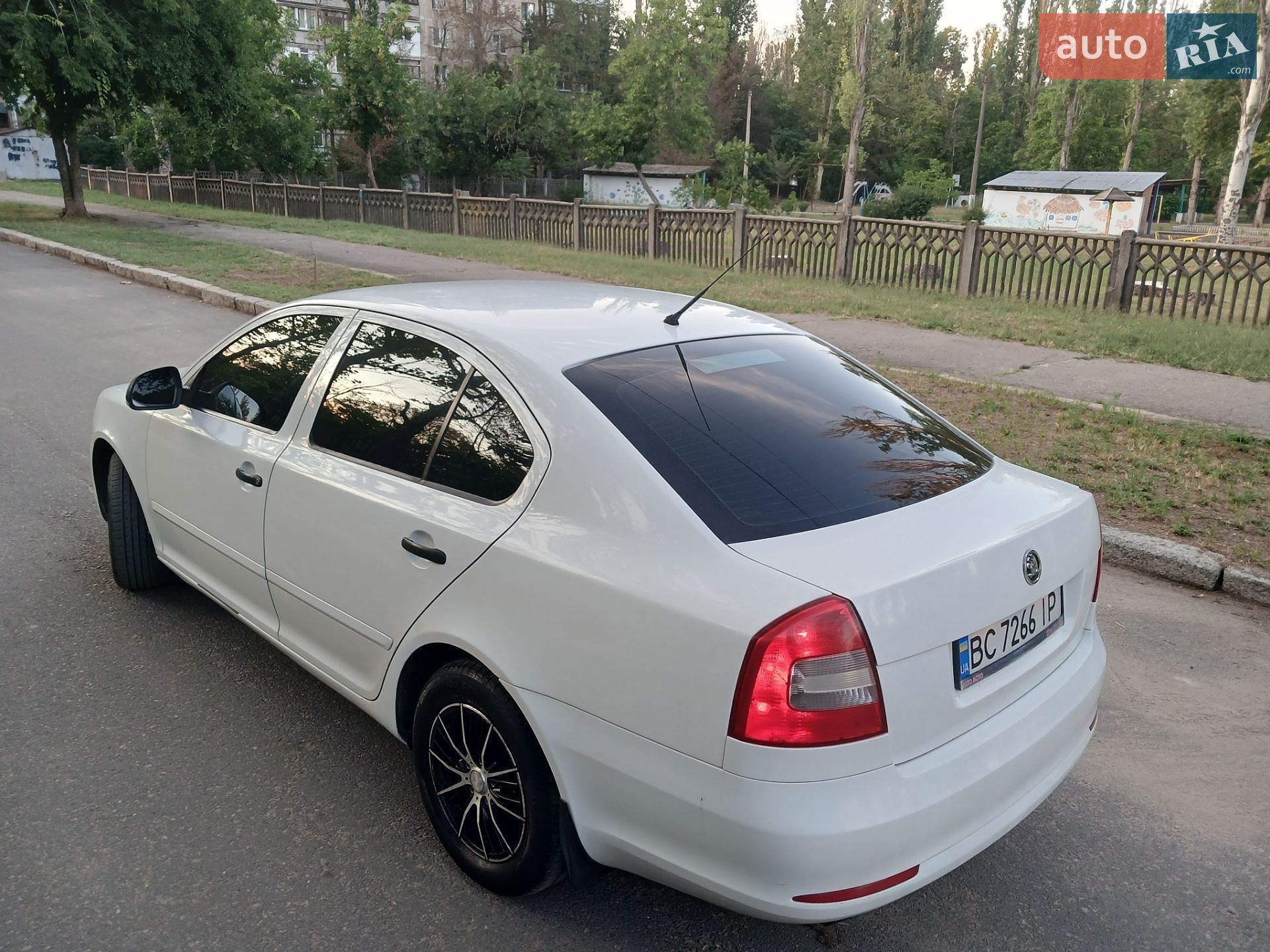 Skoda Octavia 2010 VIN TMBDT21Z1B8010350 фото оголошення 28 з 38