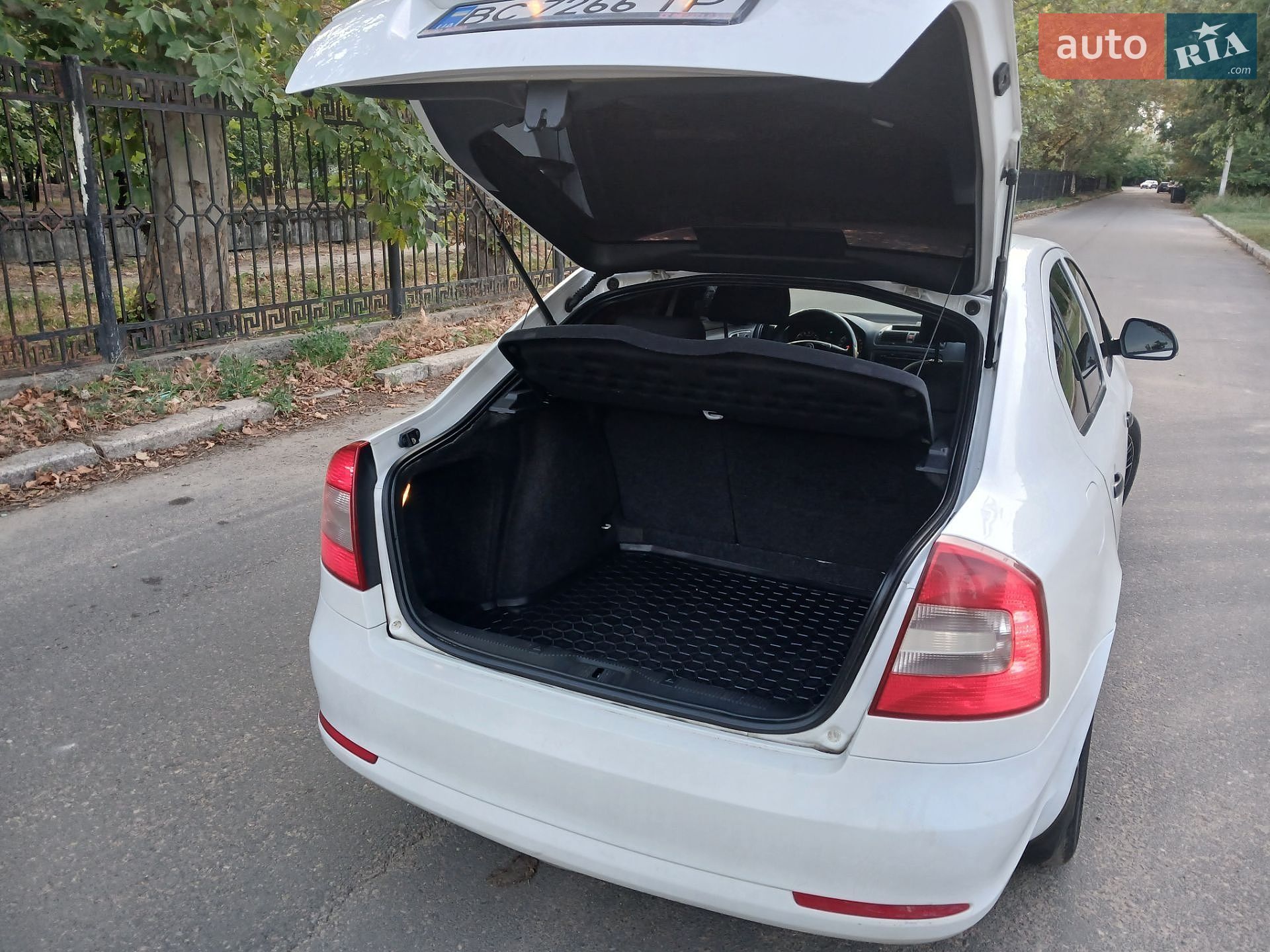 Skoda Octavia 2010 VIN TMBDT21Z1B8010350 фото оголошення 29 з 38