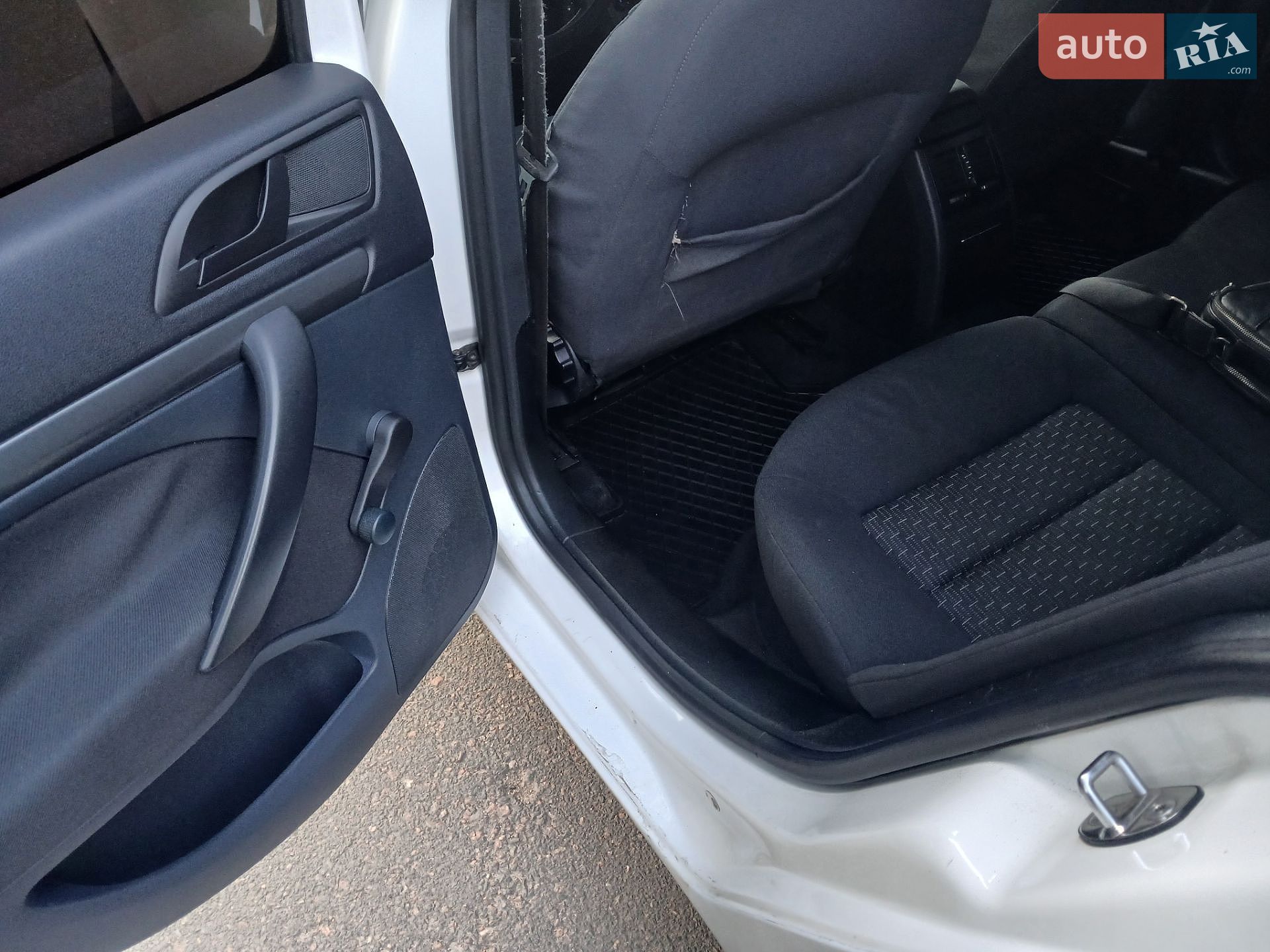 Skoda Octavia 2010 VIN TMBDT21Z1B8010350 фото оголошення 34 з 38