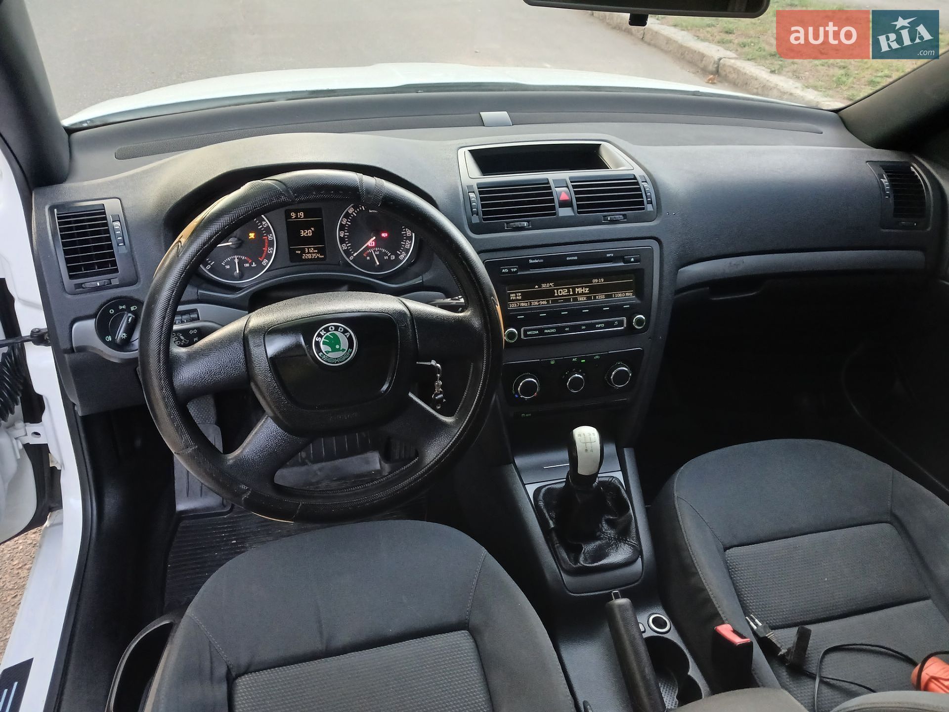 Skoda Octavia 2010 VIN TMBDT21Z1B8010350 фото оголошення 37 з 38