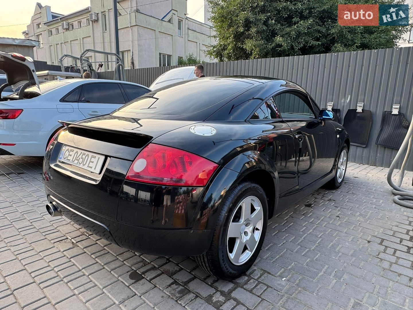 Audi TT 1998 VIN TRUZZZ8NZX1004009 фото оголошення 6 з 15