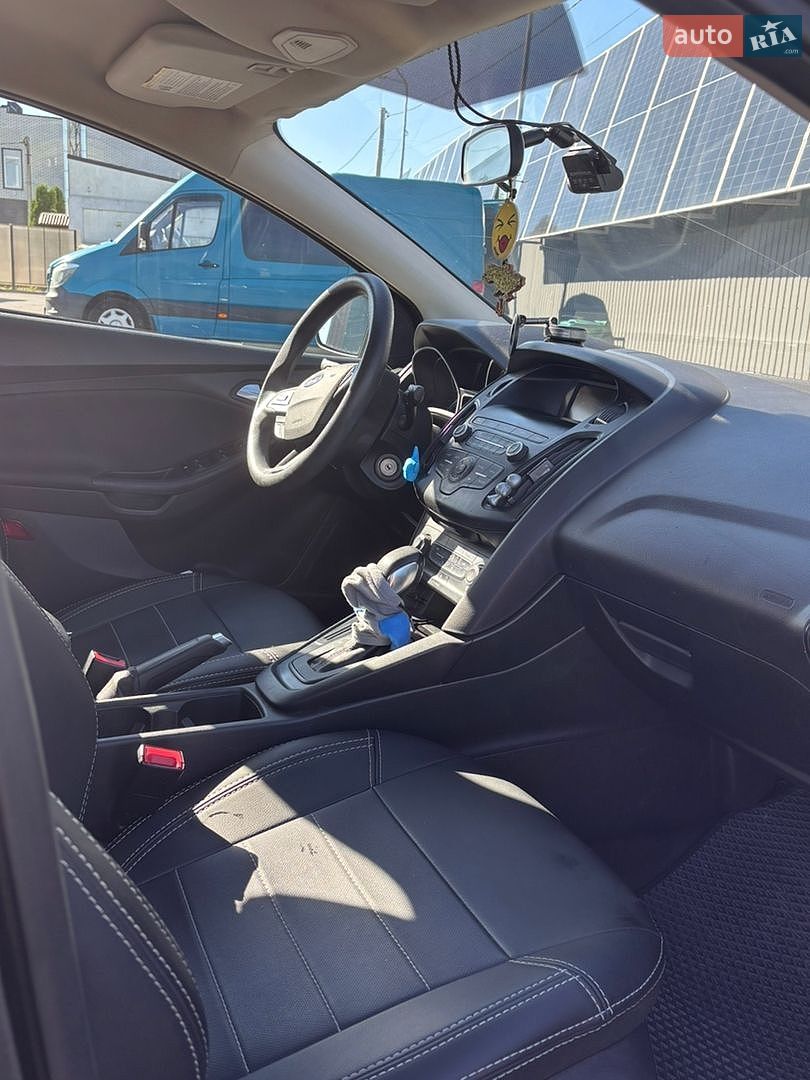 Ford Focus 2017 VIN 1FADP3F27JL204503 фото оголошення 10 з 26