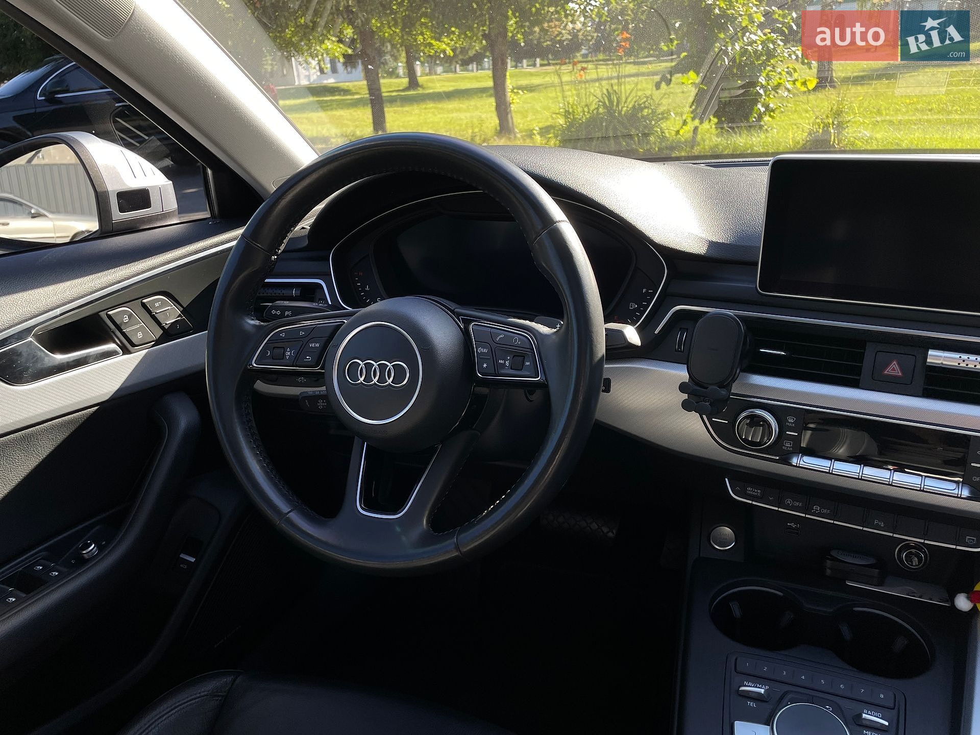 Audi A4 2017 VIN WAUENAF47JN007245 фото оголошення 8 з 9
