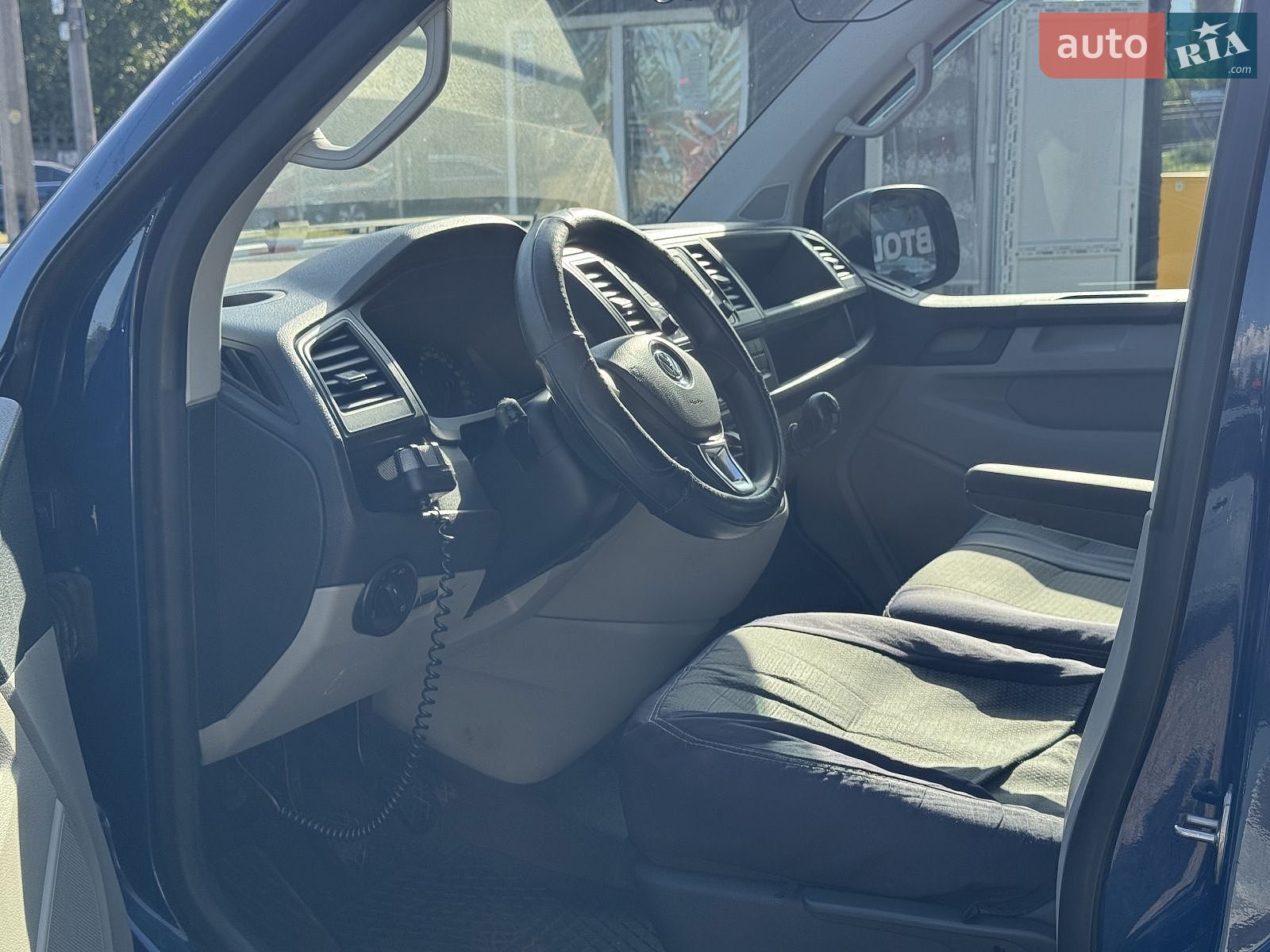 Volkswagen Transporter 2017 VIN WV2ZZZ7HZJH065887 фото оголошення 14 з 26