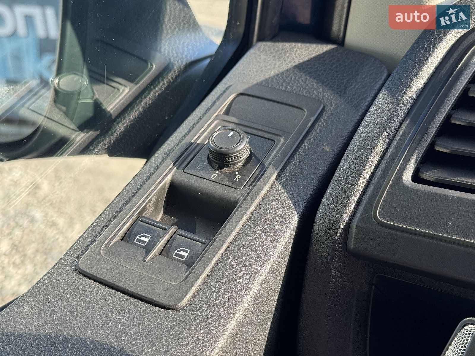 Volkswagen Transporter 2017 VIN WV2ZZZ7HZJH065887 фото оголошення 20 з 26
