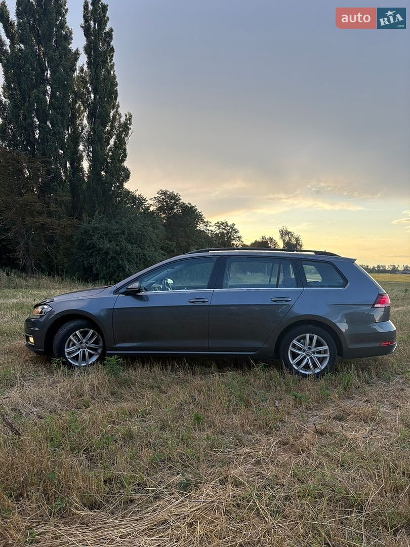Volkswagen Golf 2017 VIN WVWZZZAUZHP790381 фото оголошення 8 з 31
