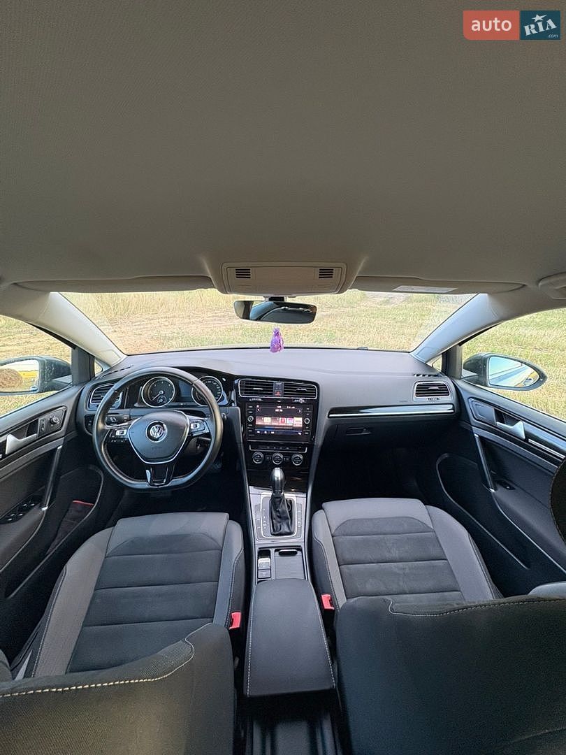 Volkswagen Golf 2017 VIN WVWZZZAUZHP790381 фото оголошення 16 з 31
