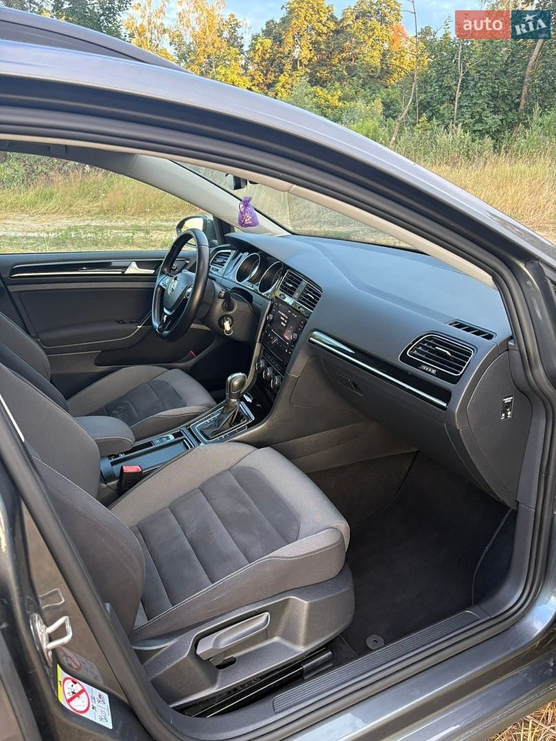 Volkswagen Golf 2017 VIN WVWZZZAUZHP790381 фото оголошення 18 з 31