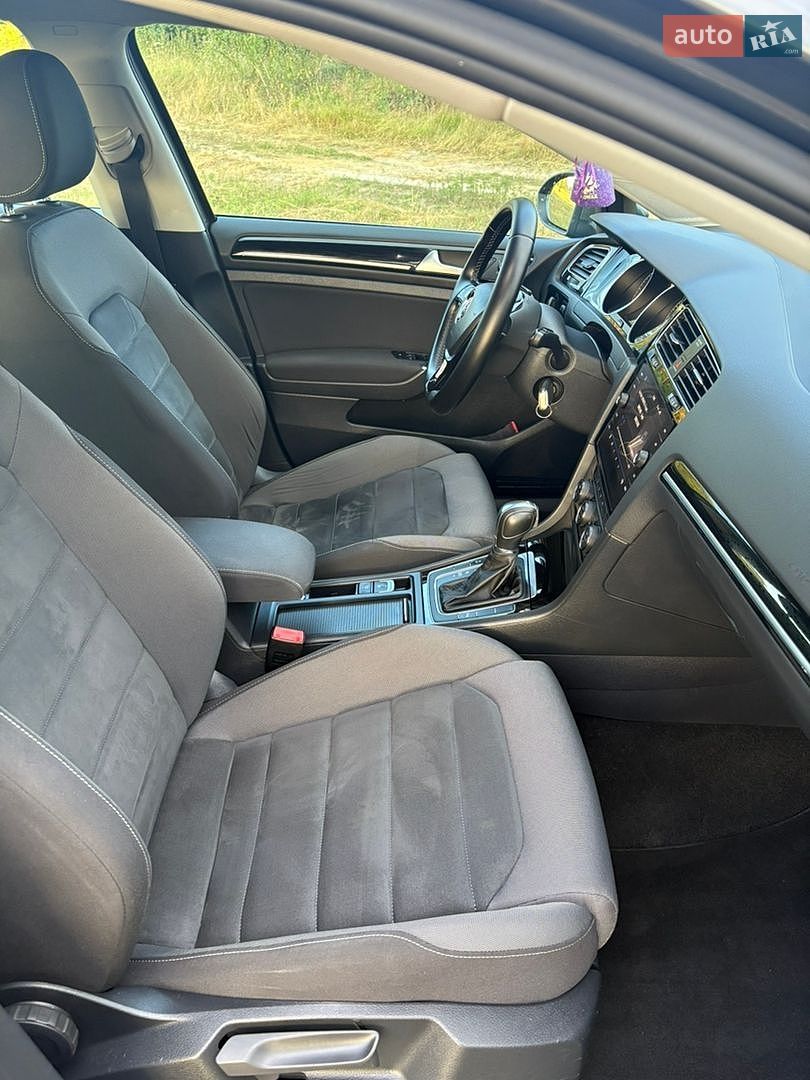 Volkswagen Golf 2017 VIN WVWZZZAUZHP790381 фото оголошення 19 з 31