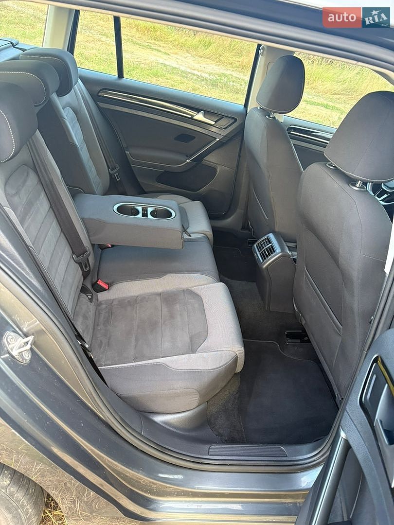 Volkswagen Golf 2017 VIN WVWZZZAUZHP790381 фото оголошення 21 з 31