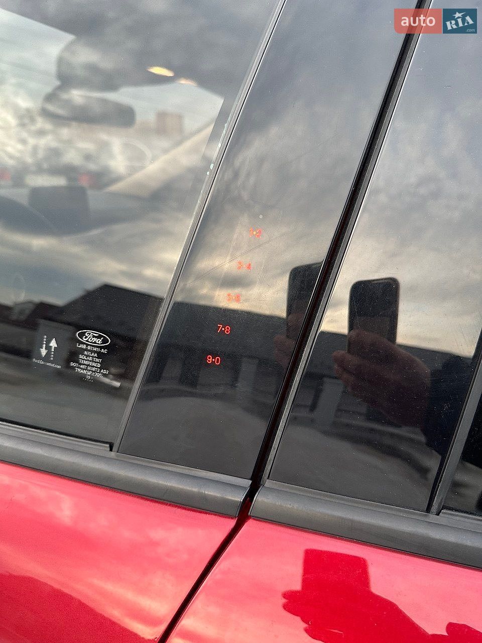 Ford Escape 2019 VIN 1FMCU0G69LUA77468 фото оголошення 3 з 9