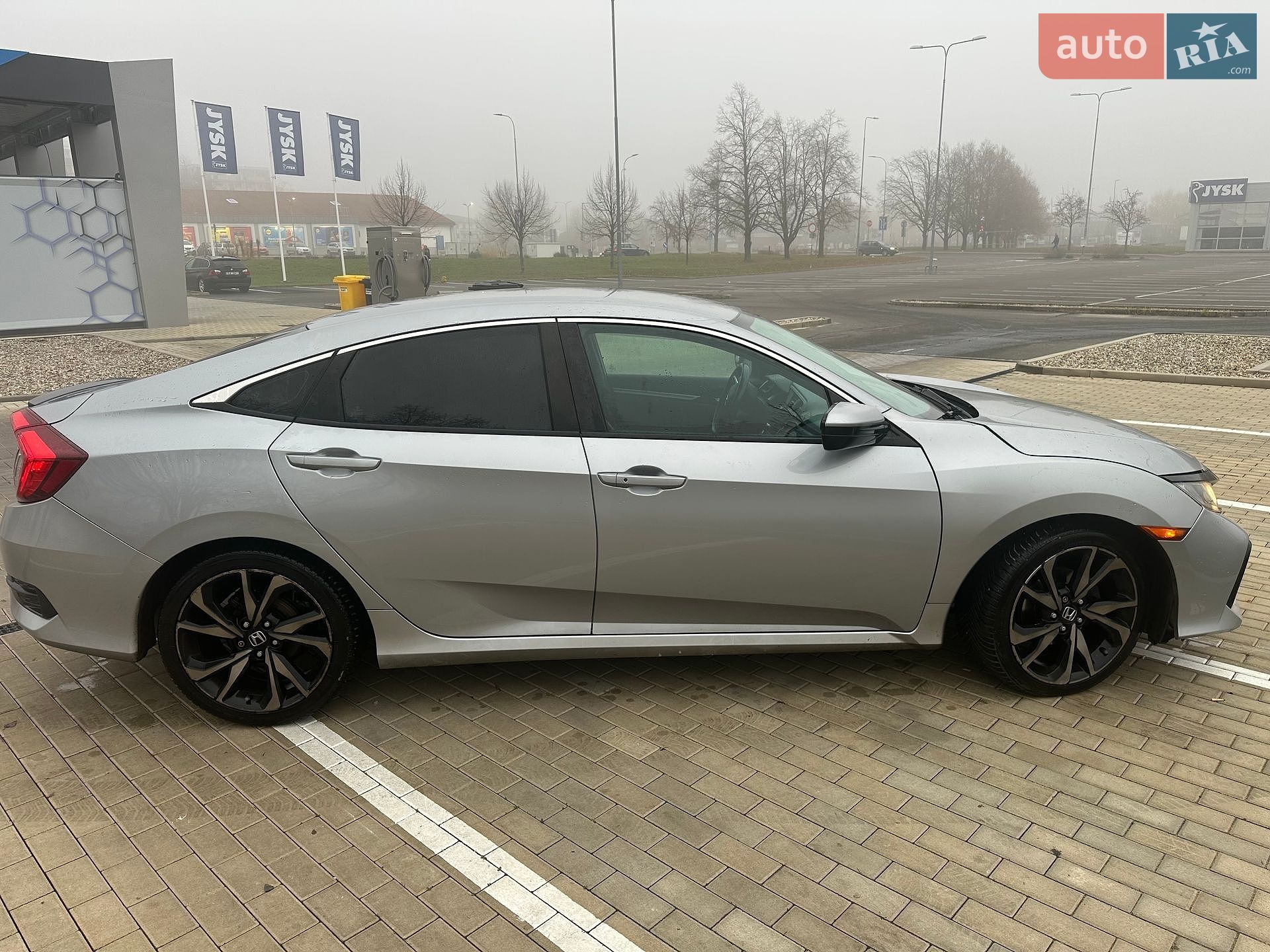 Honda Civic 2019 VIN 2HGFC2F89KH579824 фото оголошення 2 з 4