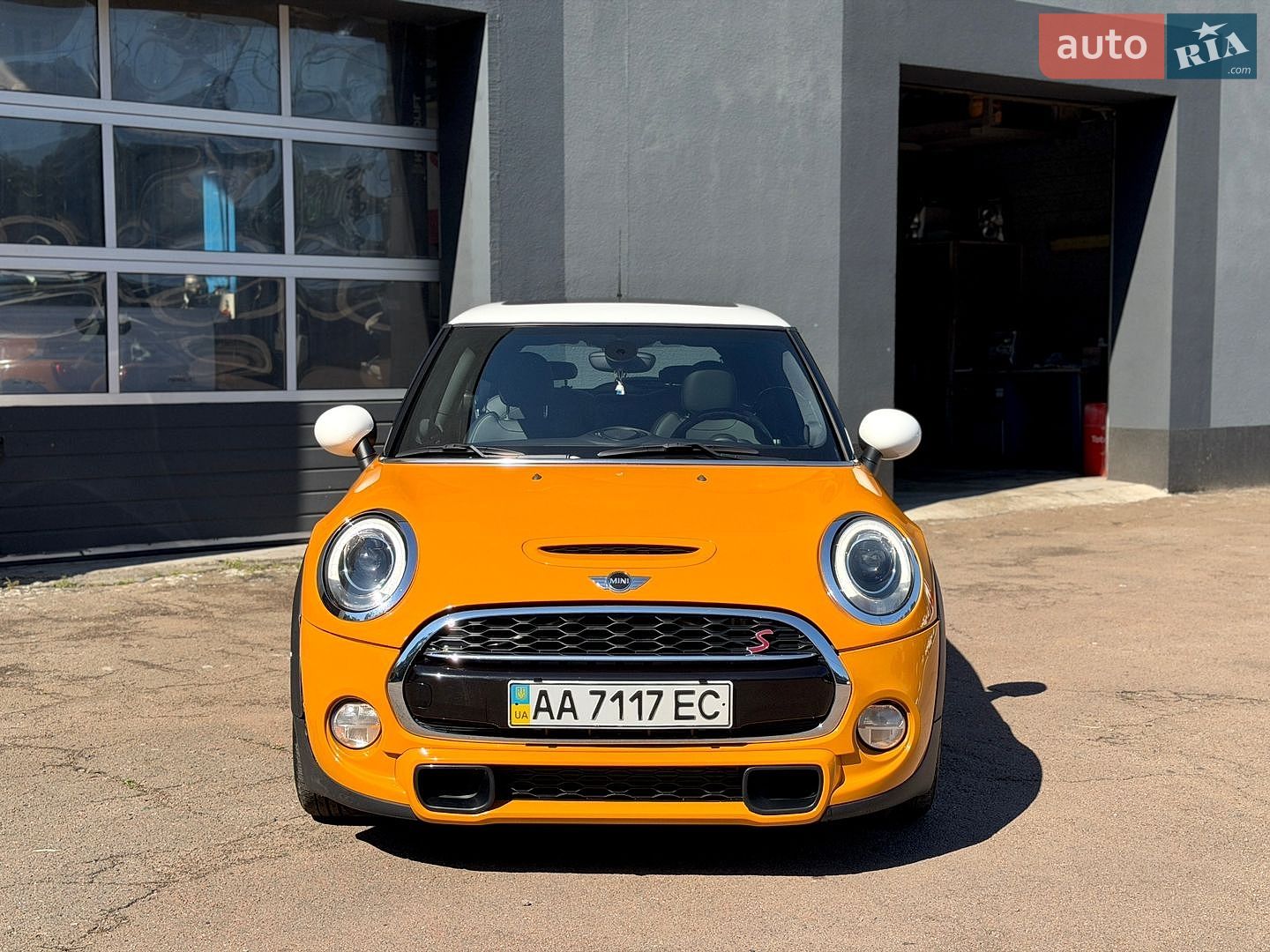 MINI Cooper 2015 VIN WMWXP7C56F2A41448 фото оголошення 2 з 23