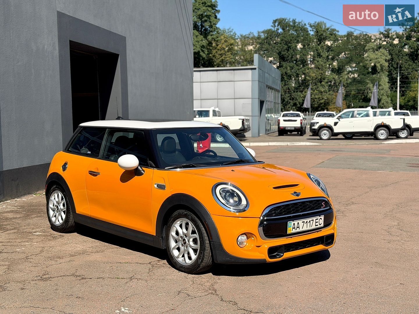 MINI Cooper 2015 VIN WMWXP7C56F2A41448 фото оголошення 3 з 23