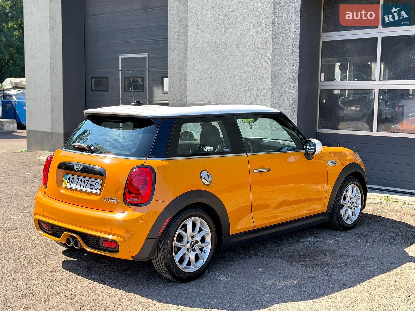 MINI Cooper 2015 VIN WMWXP7C56F2A41448 фото оголошення 4 з 23