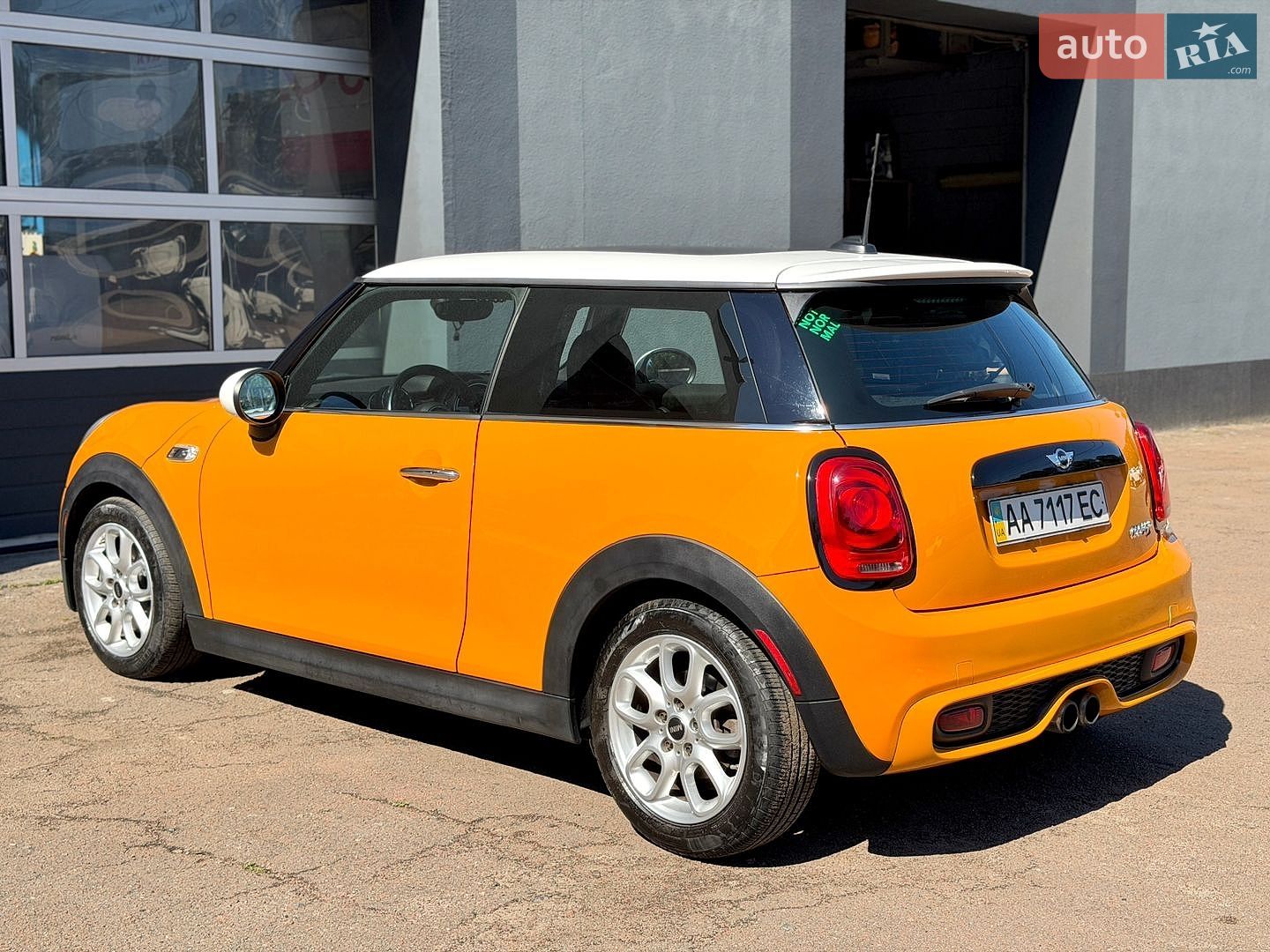 MINI Cooper 2015 VIN WMWXP7C56F2A41448 фото оголошення 6 з 23