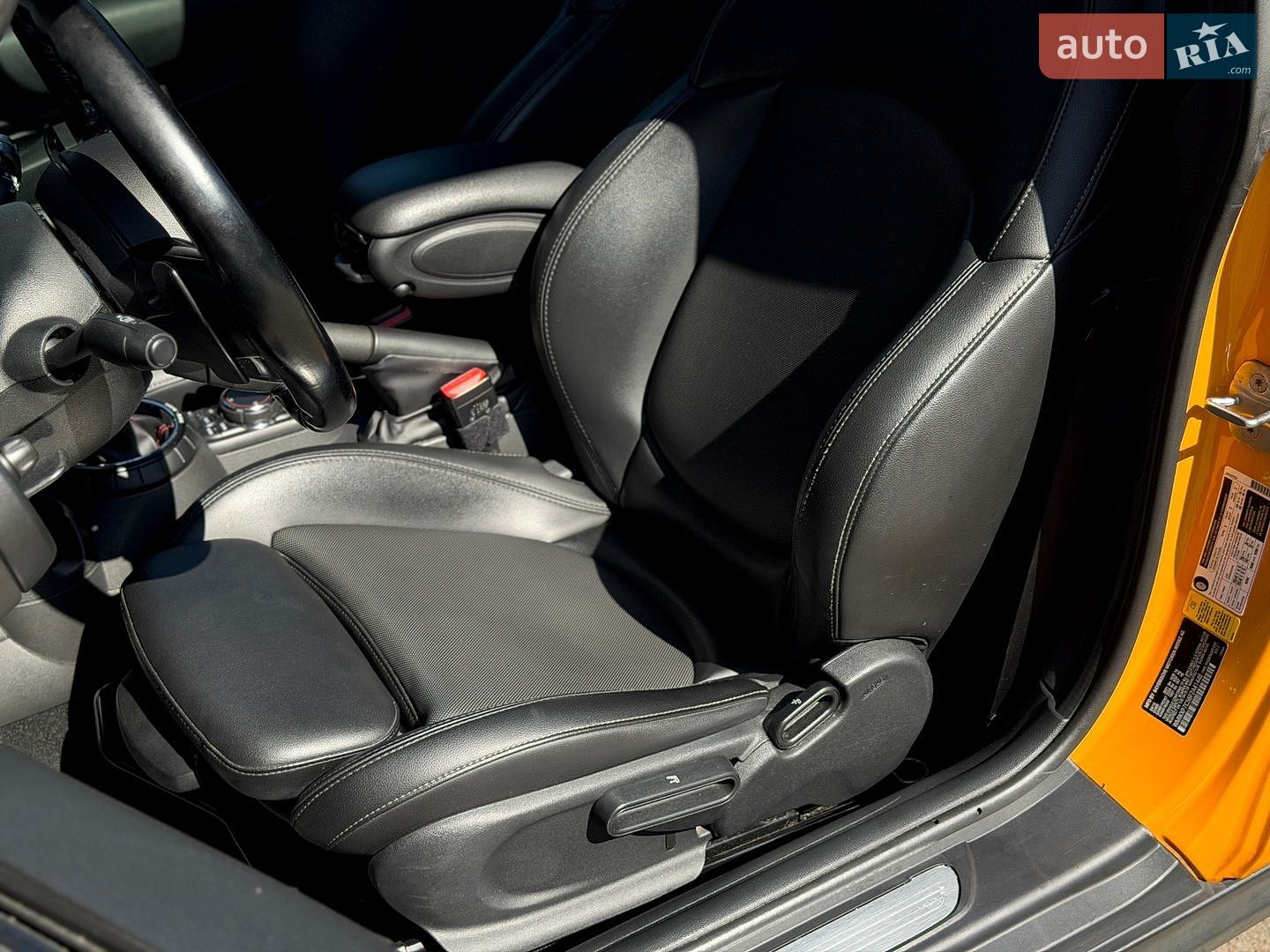MINI Cooper 2015 VIN WMWXP7C56F2A41448 фото оголошення 9 з 23