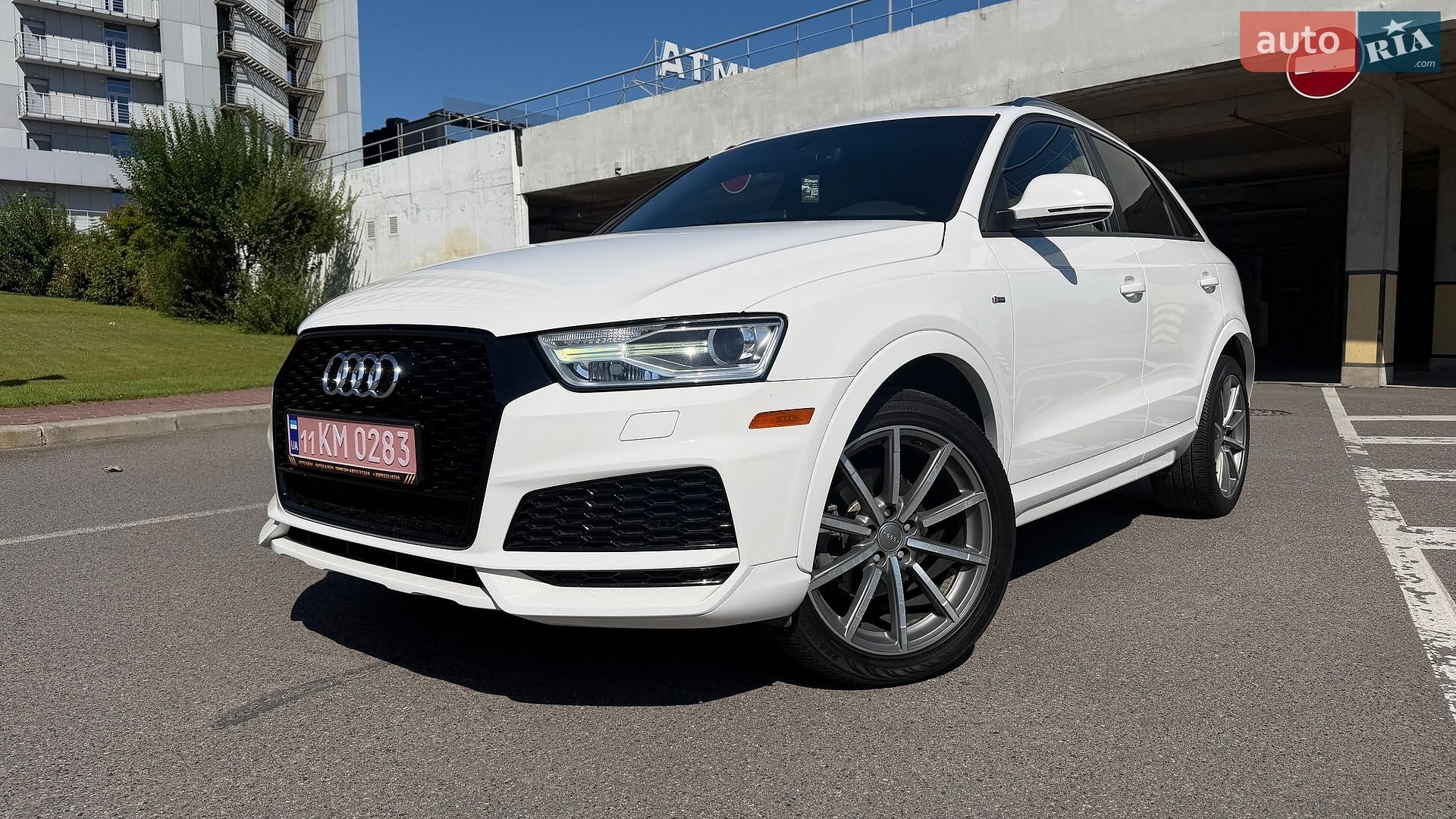 Audi Q3 2018 VIN WA1BCCFS1JR031565 фото оголошення 2 з 26