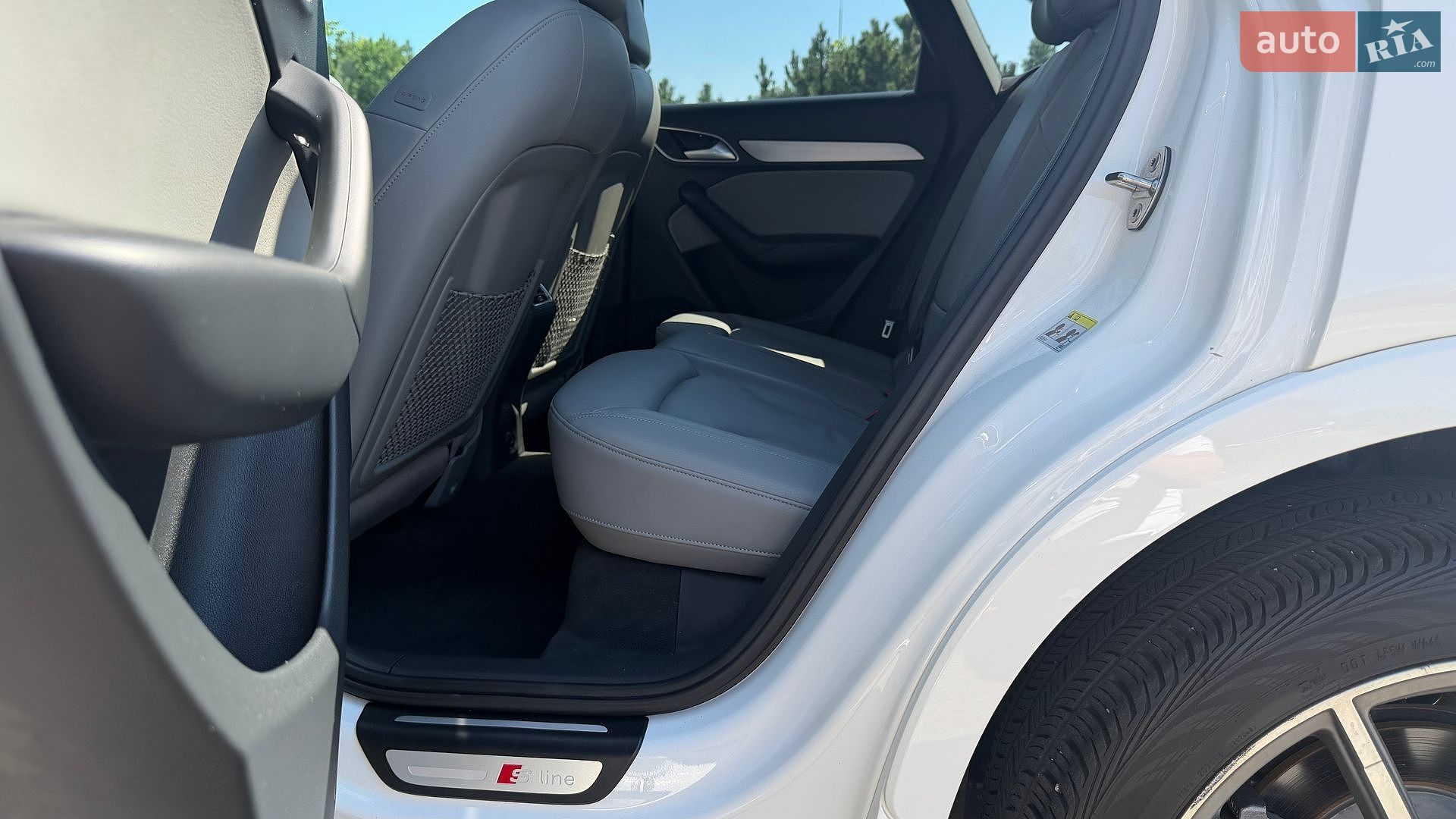Audi Q3 2018 VIN WA1BCCFS1JR031565 фото оголошення 13 з 26