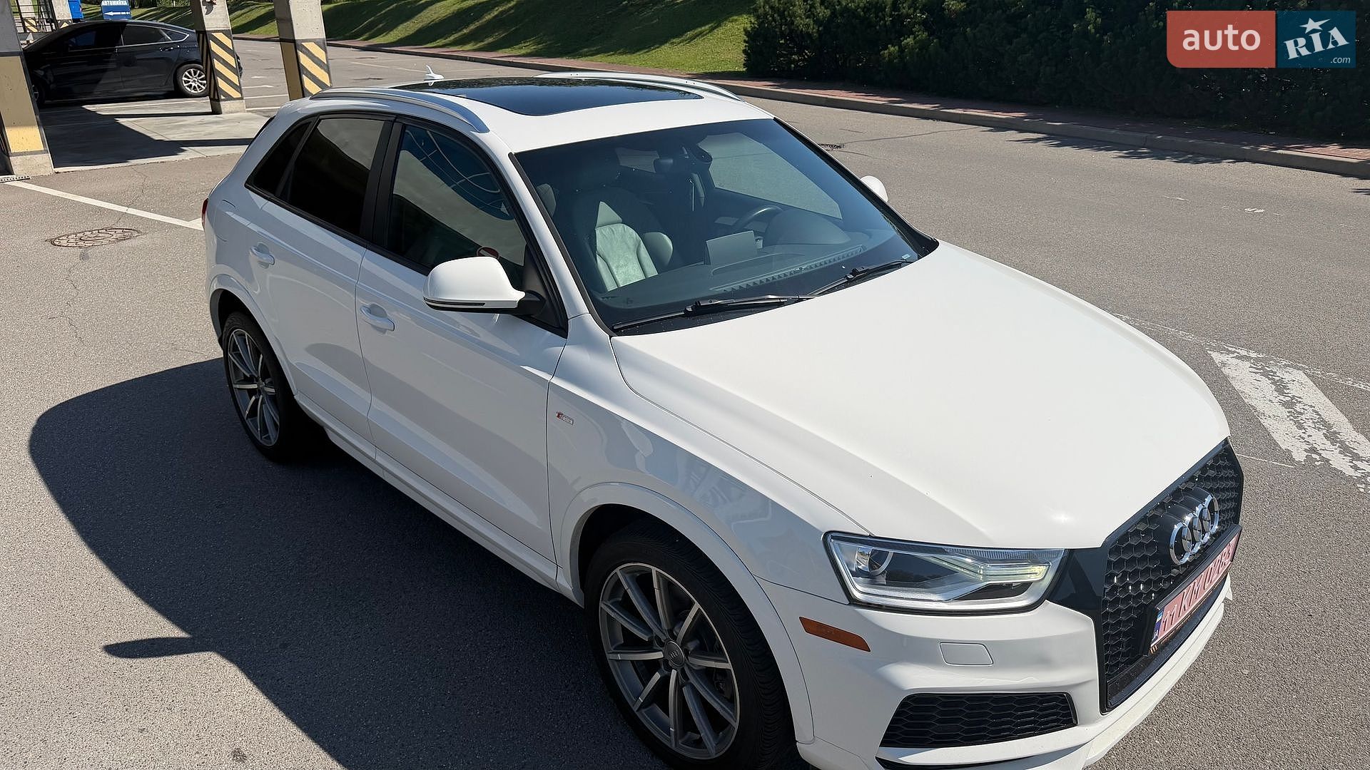 Audi Q3 2018 VIN WA1BCCFS1JR031565 фото оголошення 11 з 26