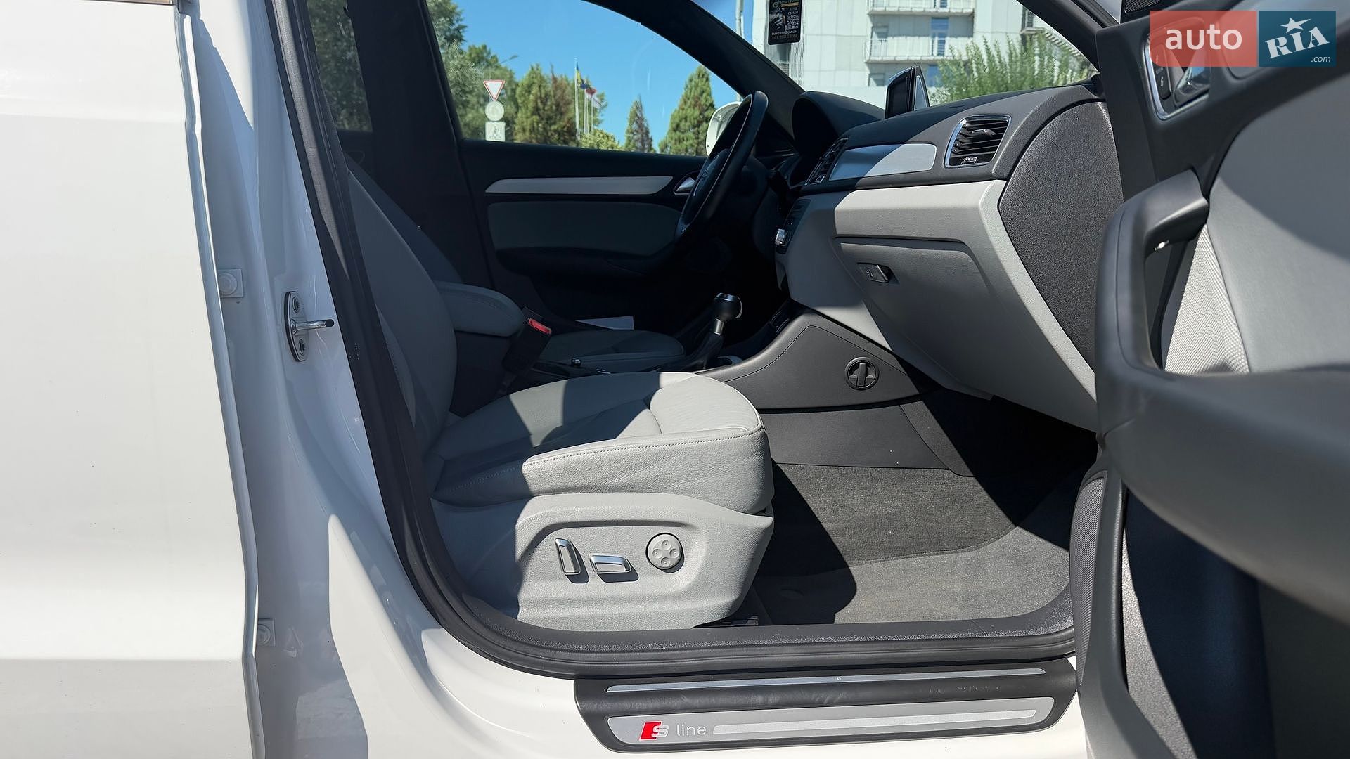 Audi Q3 2018 VIN WA1BCCFS1JR031565 фото оголошення 15 з 26