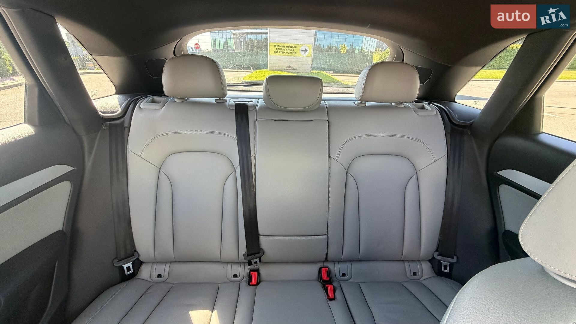 Audi Q3 2018 VIN WA1BCCFS1JR031565 фото оголошення 16 з 26