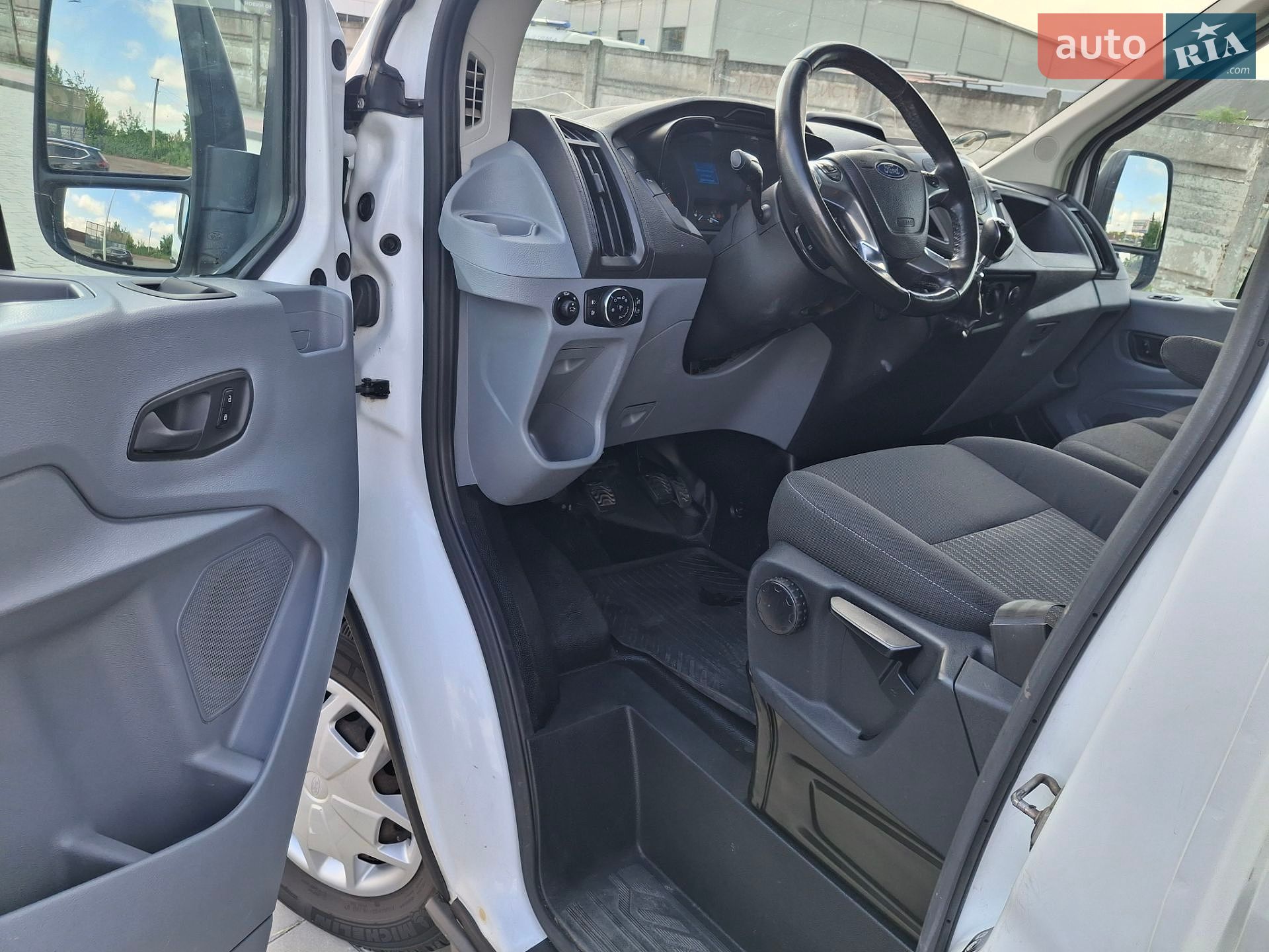 Ford Transit 2018 VIN WF0XXXTTGXJL02414 фото оголошення 9 з 38