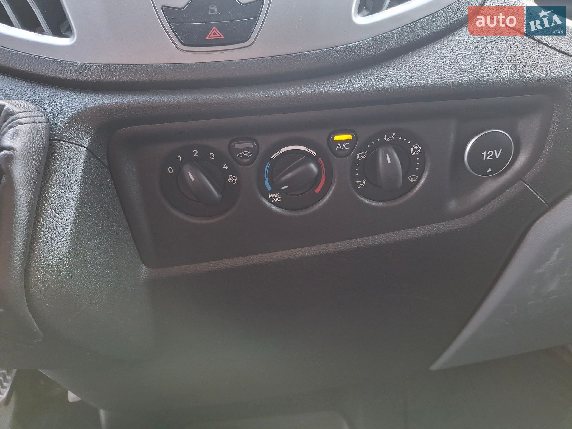 Ford Transit 2018 VIN WF0XXXTTGXJL02414 фото оголошення 12 з 38