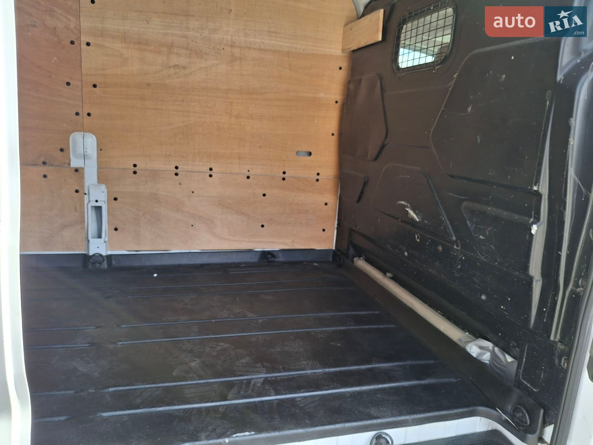 Ford Transit 2018 VIN WF0XXXTTGXJL02414 фото оголошення 27 з 38